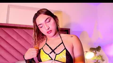 Snapshot of tomlondon_ chatting on September 19, 12:50 pm online show from September 19, 12:50 pm