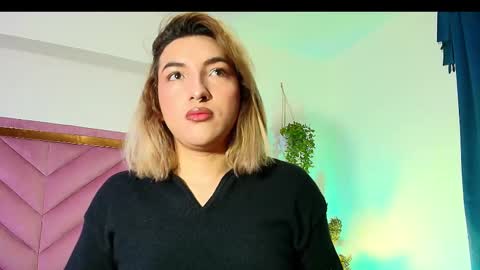 Snapshot of tomlondon_ chatting on October 2, 11:39 am online show from October 2, 11:39 am
