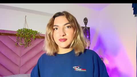 Snapshot of tomlondon_ chatting on October 8, 12:25 pm online show from October 8, 12:25 pm