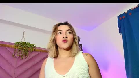 Snapshot of tomlondon_ chatting on October 10, 10:14 am online show from October 10, 10:14 am