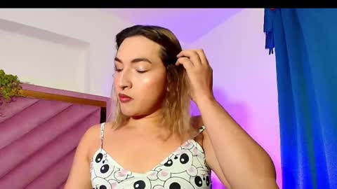 Snapshot of tomlondon_ chatting on October 21, 1:01 pm online show from October 21, 1:01 pm