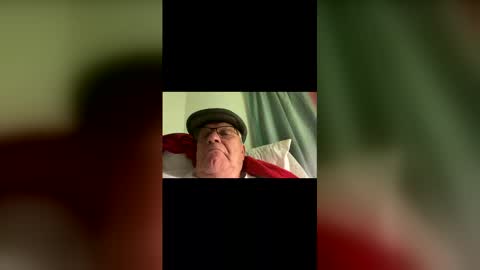 Snapshot of tommarshall932 chatting on December 23, 2:42 am tommarshall932 online show from December 23, 2:42 am
