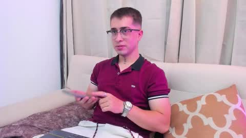 Snapshot of tommas_johnson chatting on February 19, 3:57 am Tomas online show from February 19, 3:57 am