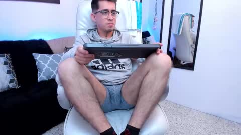 Tomas online show from March 7, 4:42 am