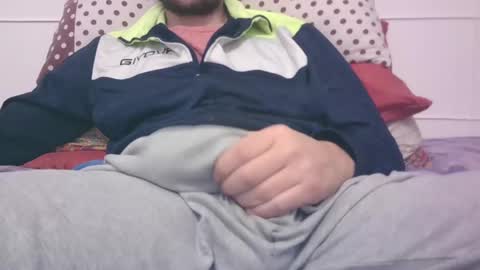 Snapshot of tommaso9046 chatting on January 7, 6:03 pm tommaso9046 online show from January 7, 6:03 pm