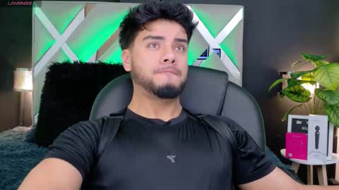 Tommy Dubois online show from November 27, 4:14 am