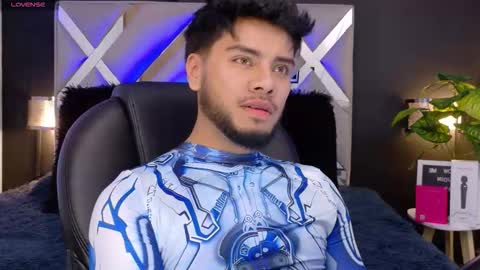 Tommy Dubois online show from November 28, 4:04 am