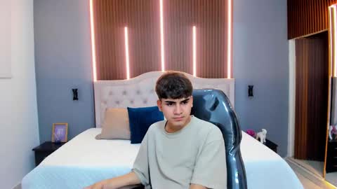 Tommy  online show from October 31, 5:08 am