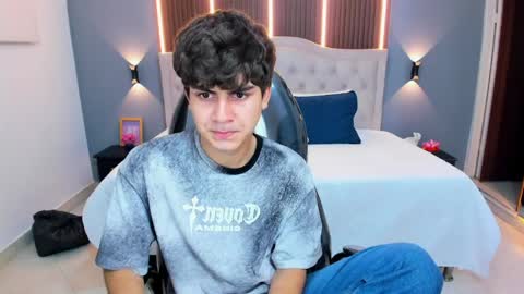 Tommy  online show from April 8, 4:01 am