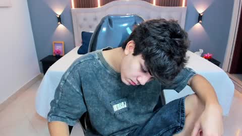 Tommy  online show from April 10, 3:34 am