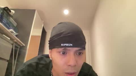 Snapshot of tommy434022 chatting on March 1, 7:21 am tommy434022 online show from March 1, 7:21 am