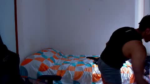 Twitter BreddTommy IG tommy bredd online show from January 6, 6:55 pm