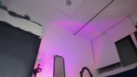   Thomas    online show from January 23, 12:04 am