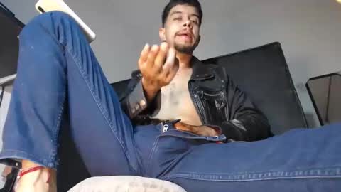   Thomas    online show from February 10, 11:55 pm