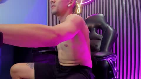 TOMMY  online show from January 18, 3:21 am