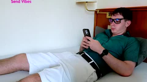 Snapshot of tommy_rafs chatting on August 6, 4:53 pm Thomas online show from August 6, 4:53 pm