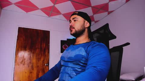 tommy_sccott online show from February 9, 3:11 am