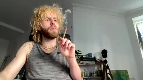 Snapshot of tommyg6420 chatting on September 24, 3:48 pm First Show ever 3 online show from September 24, 3:48 pm