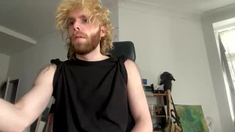 Snapshot of tommyg6420 chatting on October 5, 9:51 am First Show ever 3 online show from October 5, 9:51 am