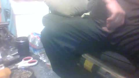 tommygunnzzz131143 online show from May 18, 2:56 pm