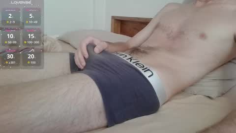 Snapshot of tommyshe1by chatting on February 24, 2:20 am tommyshe1by online show from February 24, 2:20 am