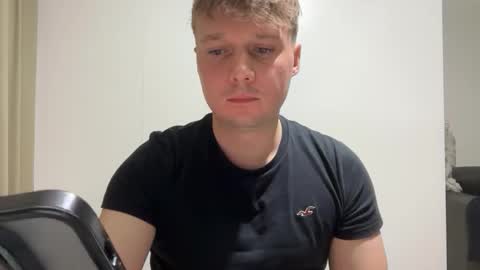 tomsky2703 online show from April 16, 6:30 pm