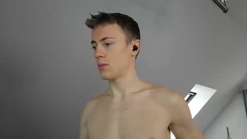 Snapshot of tomtimon11 chatting on November 3, 11:22 am tomtimon11 online show from November 3, 11:22 am