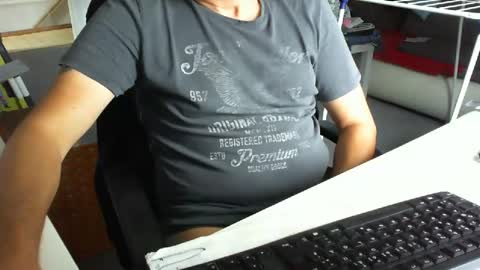 Snapshot of tomtom02029 chatting on September 27, 9:03 am Tom online show from September 27, 9:03 am