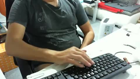 Snapshot of tomtom02029 chatting on October 5, 7:56 pm Tom online show from October 5, 7:56 pm