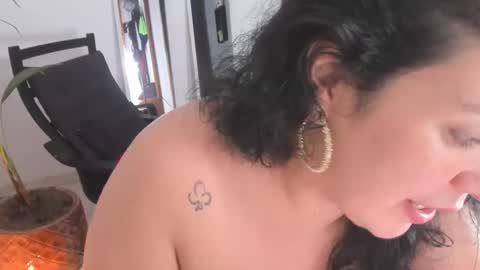 lady blue online show from December 18, 10:57 pm