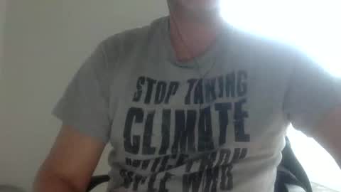 Snapshot of tonic999 chatting on February 17, 4:02 pm Call me Calvin online show from February 17, 4:02 pm