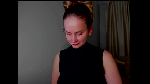 Snapshot of tony_and_alice chatting on February 24, 9:31 pm Tony and Alice online show from February 24, 9:31 pm