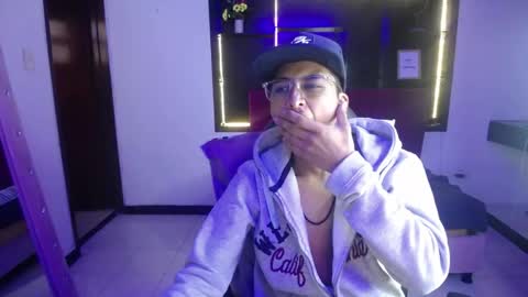 tony_dickdream online show from April 24, 1:13 pm