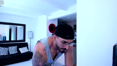 tony muscle1 online show from January 16, 10:02 pm