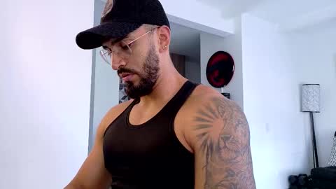 tony muscle1 online show from January 16, 8:35 pm