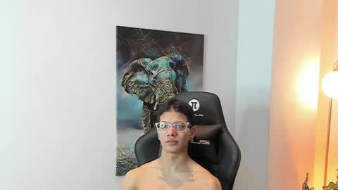 tony_petrov online show from October 23, 4:23 am