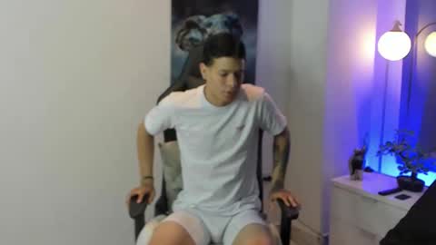 tony_petrov online show from November 11, 12:49 pm