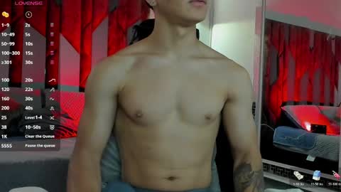 tony_petrov online show from May 25, 9:59 am