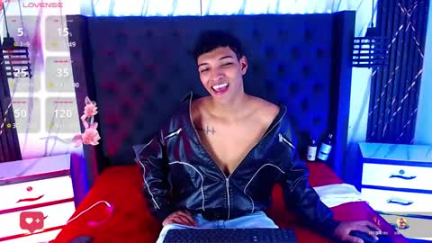 Snapshot of tony_rick_ chatting on November 3, 7:37 pm Tony And Rick online show from November 3, 7:37 pm