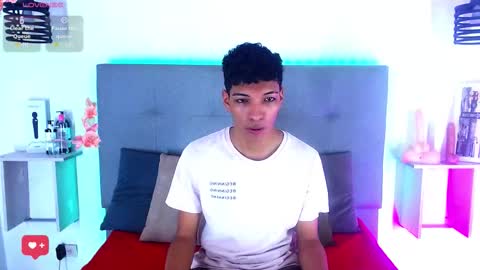 Snapshot of tony_rick_ chatting on November 20, 3:18 am Tony And Rick online show from November 20, 3:18 am