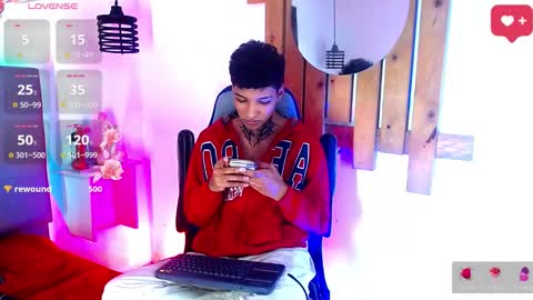 Snapshot of tony_rick_ chatting on December 4, 1:42 pm Tony And Rick online show from December 4, 1:42 pm