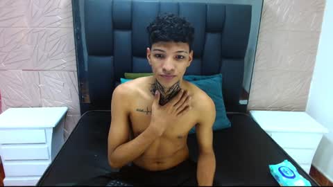 Snapshot of tony_rick_ chatting on December 15, 1:04 pm Tony And Rick online show from December 15, 1:04 pm