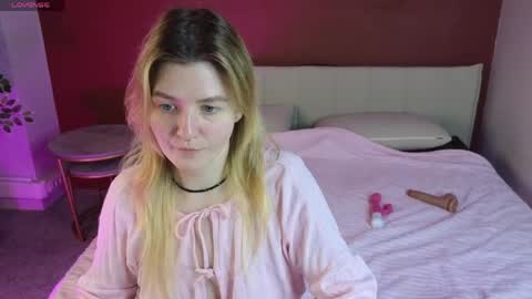 Tonya online show from May 4, 1:23 am