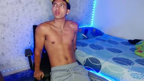 Snapshot of tonydesire_ chatting on June 7, 10:13 pm tonydesire_ online show from June 7, 10:13 pm