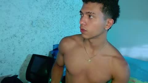 Snapshot of tonydesire_ chatting on June 24, 9:58 pm tonydesire_ online show from June 24, 9:58 pm