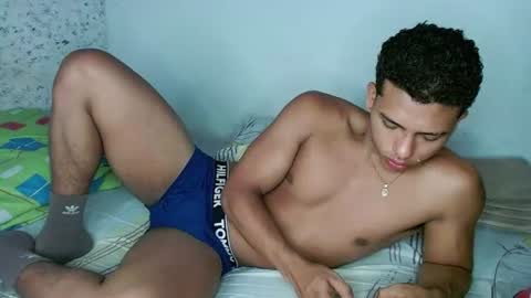 Snapshot of tonydesire_ chatting on August 3, 10:46 pm tonydesire_ online show from August 3, 10:46 pm