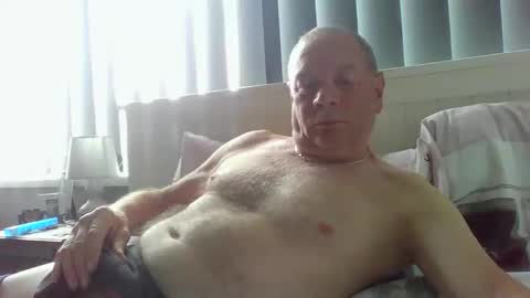 tonygibbson62 online show from May 31, 10:33 am
