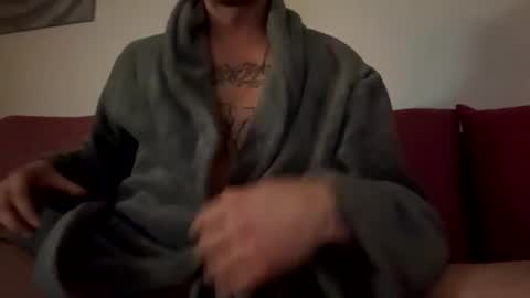 tonystrawberry online show from November 27, 5:48 pm