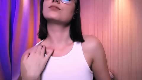 Elizabeth online show from December 3, 6:50 pm