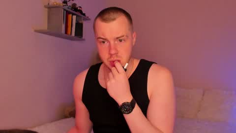 toohornyserj online show from December 1, 8:20 pm